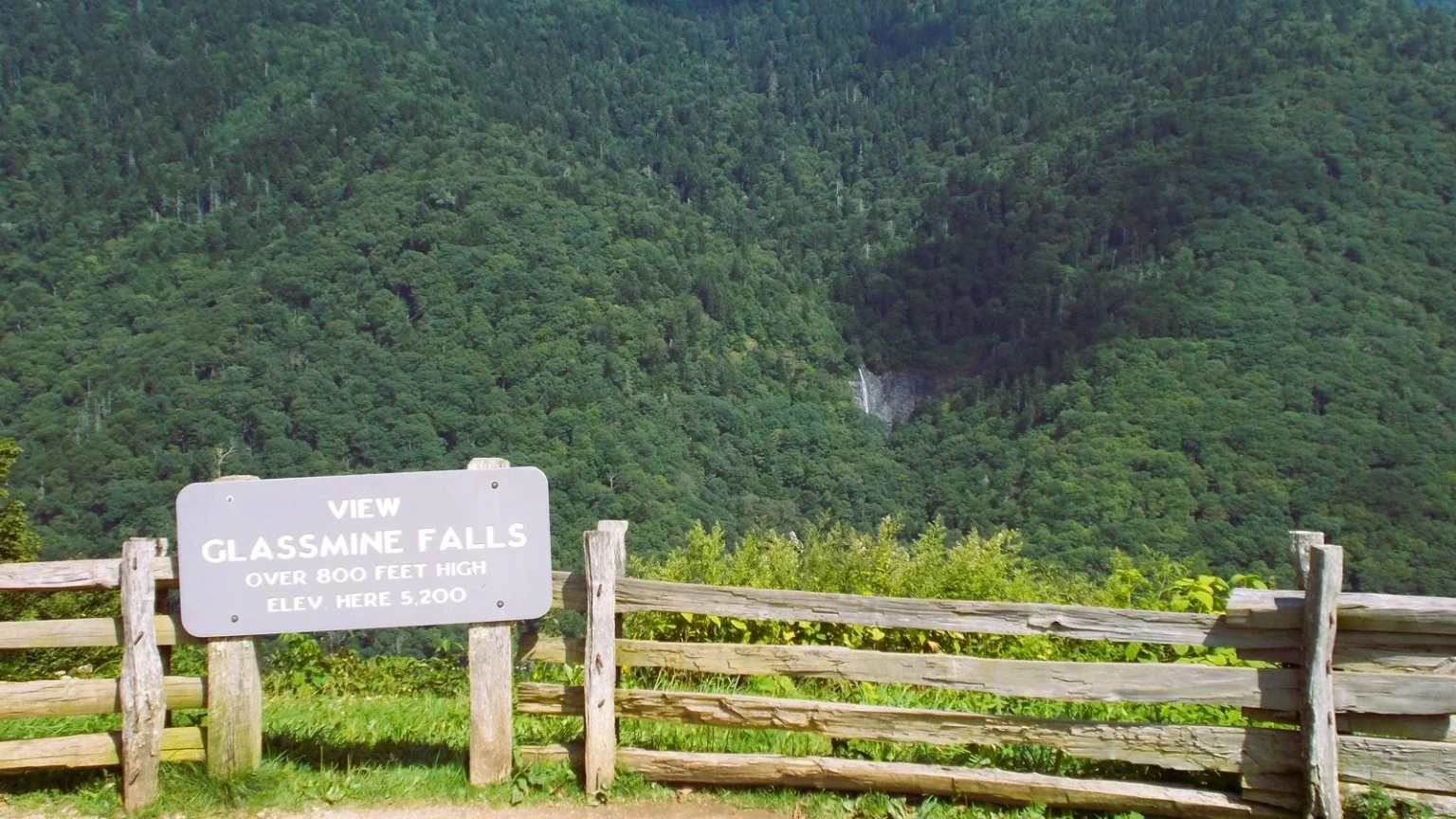 Blue Ridge Parkway ,Heaven's Secret: Awaits at Glassmine Falls Overlook 2024 .Glassmine Falls Overlook, Blue Ridge Parkway, waterfall overlook, North Carolina, scenic views, hiking trails, picnic spots, Blue Ridge Mountains