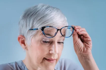 cataracts, cataract surgery, eye health, vision problems, blurred vision, cloudy vision, treatment for cataracts, causes of cataracts, symptoms of cataracts, eye care, healthy aging