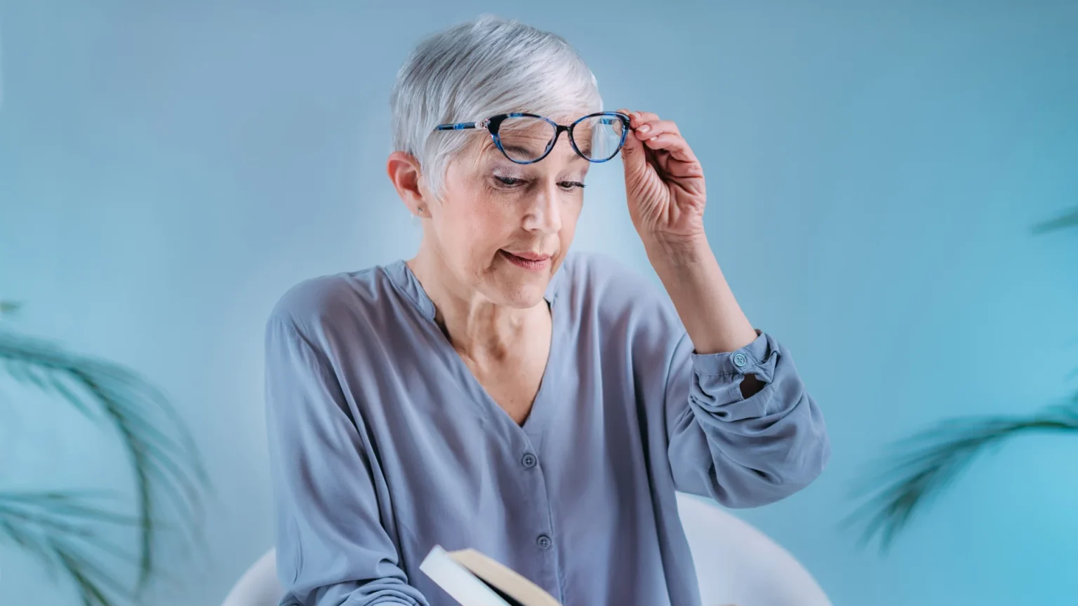 cataracts, cataract surgery, eye health, vision problems, blurred vision, cloudy vision, treatment for cataracts, causes of cataracts, symptoms of cataracts, eye care, healthy aging